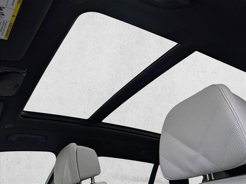 Used 2026 BMW X5 sDrive40i image 16