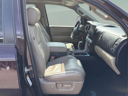 Used 2016 Toyota Sequoia Limited w/ Safety & Convenience Package image 33
