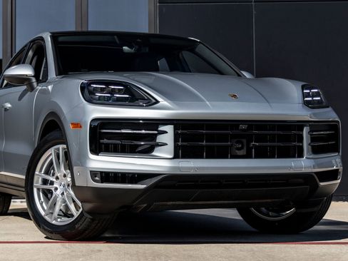 Certified 2026 Porsche Cayenne Coupe image 9