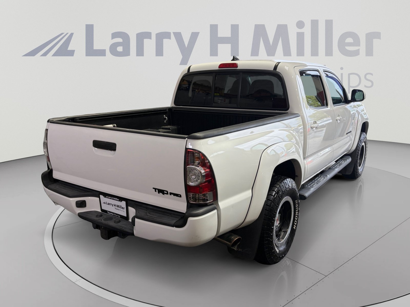Used 2015 Toyota Tacoma TRD Pro w/ Off Road Towing Package AWD/4WD image 5