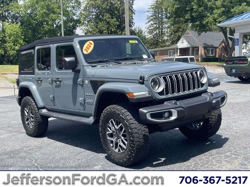 Used 2024 Jeep Wrangler Unlimited Sahara w/ Technology Group AWD/4WD image 1