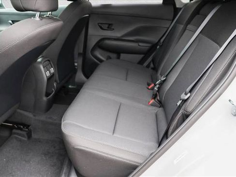 Used 2025 Hyundai Kona SEL image 22