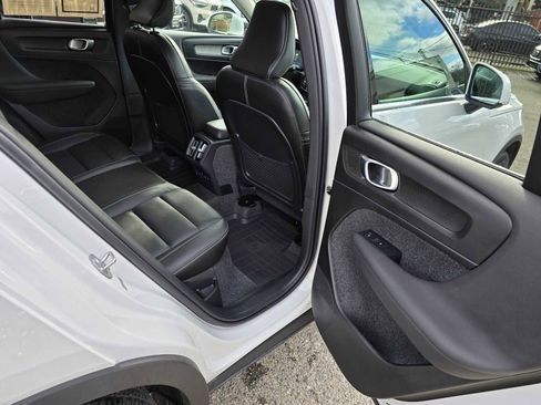 Used 2025 Volvo XC40 B5 Core w/ Protection Package Premier image 13