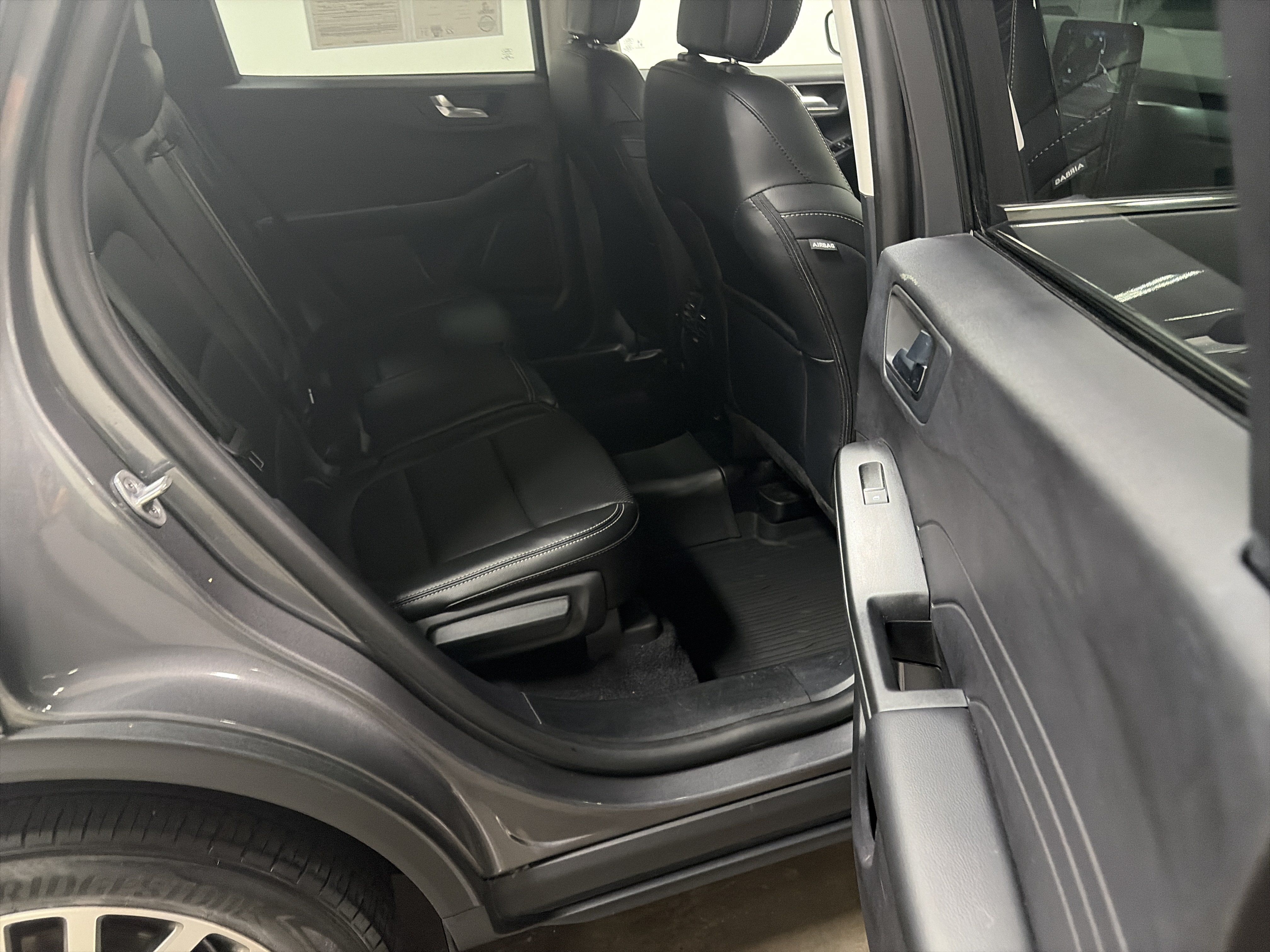 Used 2022 Ford Escape Titanium AWD/4WD image 31