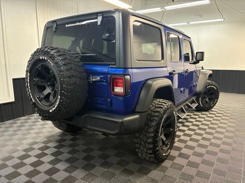 Used 2018 Jeep Wrangler Unlimited Sport AWD/4WD image 4