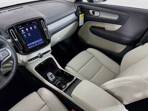 New 2026 Volvo XC40 B5 Plus w/ Protection Package Premier image 21