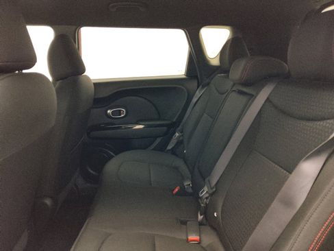 Used 2019 Kia Soul + image 18