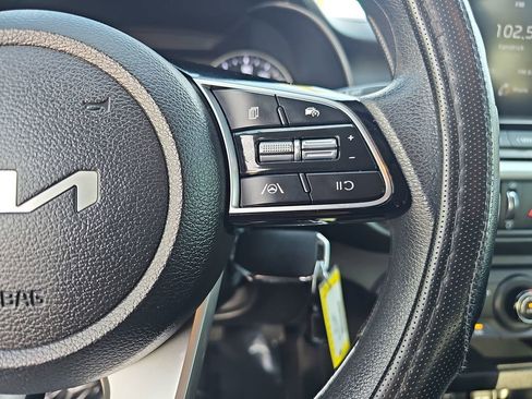 Used 2023 Kia Forte LX image 18