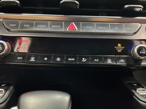 Used 2024 Kia Telluride SX Prestige AWD/4WD image 18