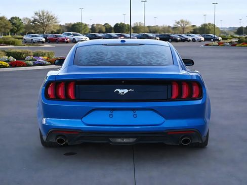 Used 2019 Ford Mustang GT RWD image 4