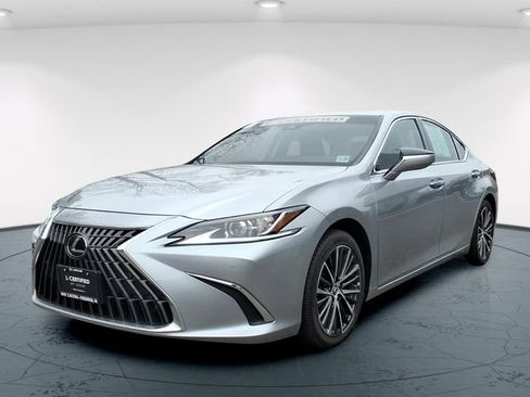 Used 2023 Lexus ES 350 w/ Premium Package FWD image 3