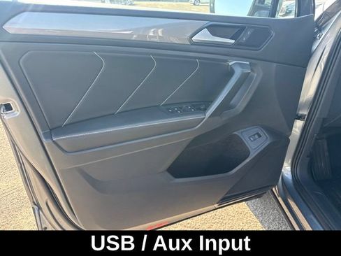 Used 2024 Volkswagen Tiguan SE AWD/4WD image 15