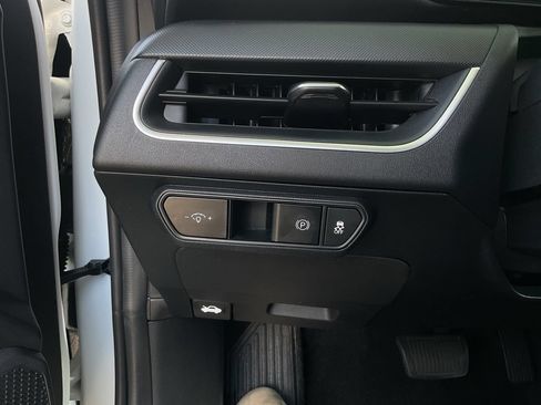 Used 2025 Kia K4 FWD image 17