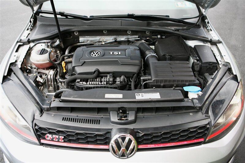 Used 2017 Volkswagen GTI Sport FWD image 7