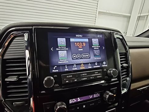 Used 2020 Nissan Titan Platinum Reserve w/ Moonroof Package image 15