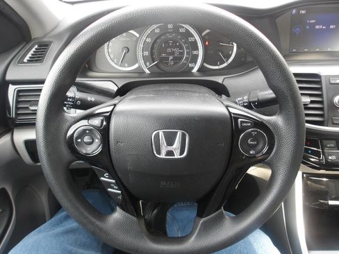 Used 2017 Honda Accord LX image 13