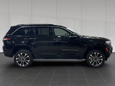Used 2023 Jeep Grand Cherokee Overland w/ Adv Protech Group III AWD/4WD image 6
