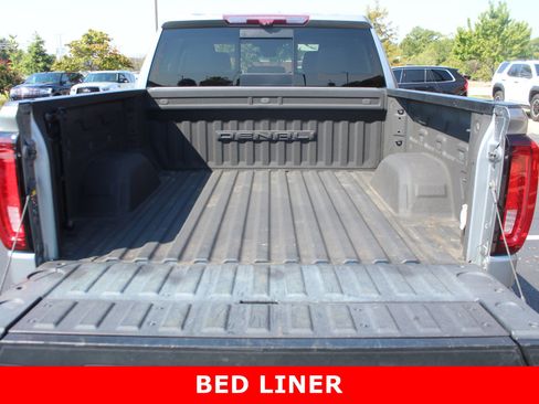 Used 2023 GMC Sierra 1500 Denali w/ Technology Package AWD/4WD image 8