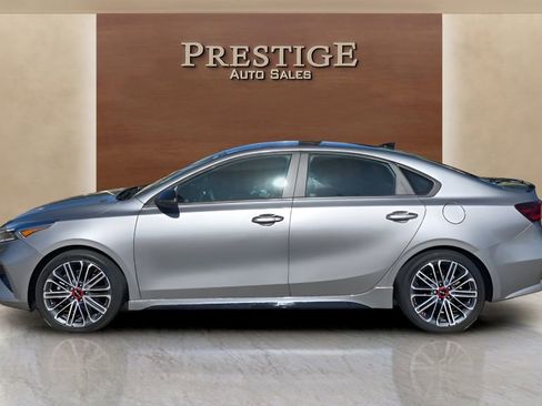 Used 2022 Kia Forte GT image 2