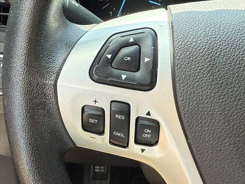 Used 2013 Ford Edge SE image 16