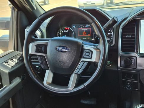 Used 2022 Ford F350 Platinum w/ Tremor Off-Road Package AWD/4WD image 13