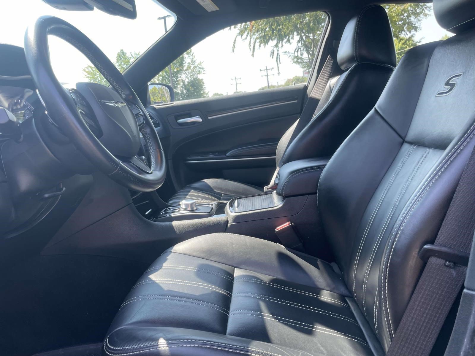 Used 2022 Chrysler 300 S RWD image 14