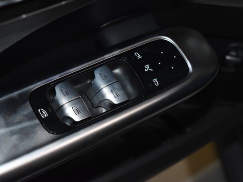 New 2026 Mercedes-Benz C 300 4MATIC Sedan image 5