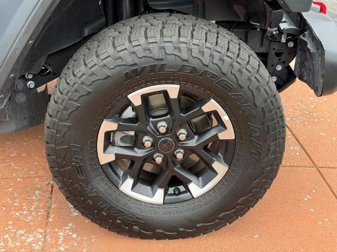 Used 2026 Jeep Gladiator Rubicon AWD/4WD image 9
