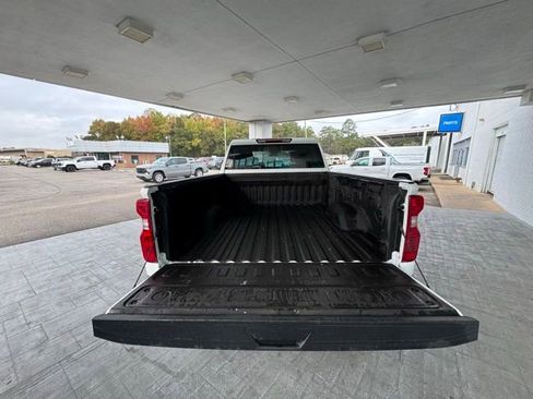 Used 2024 Chevrolet Silverado 2500 Custom w/ Custom Convenience Package image 9