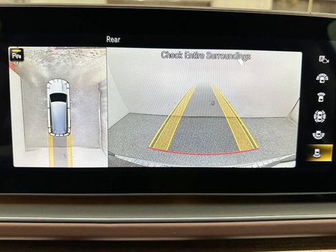 Used 2023 Mercedes-Benz Maybach GLS 600 4MATIC image 13