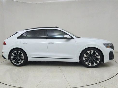 Used 2025 Audi Q8 Prestige w/ Prestige Package image 65