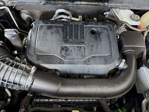 Used 2023 GMC Acadia SLT w/ Technology Package image 39