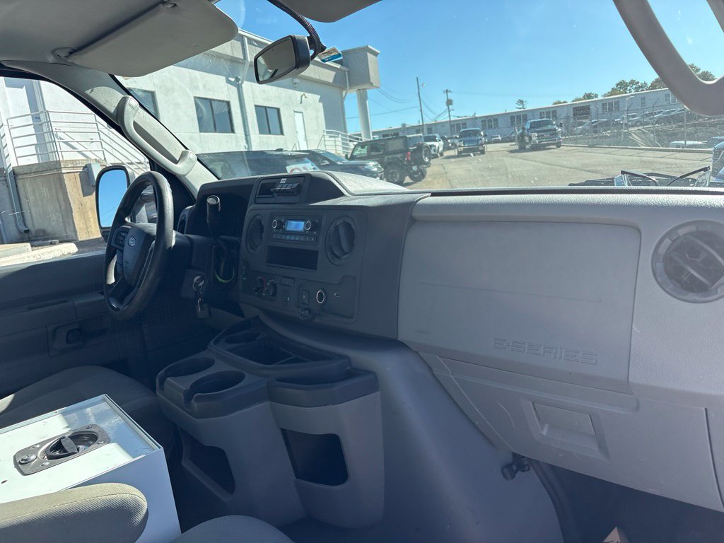 Used 2022 Ford E-350 and Econoline 350 Super Duty w/ Power Windows & Locks Group RWD image 9