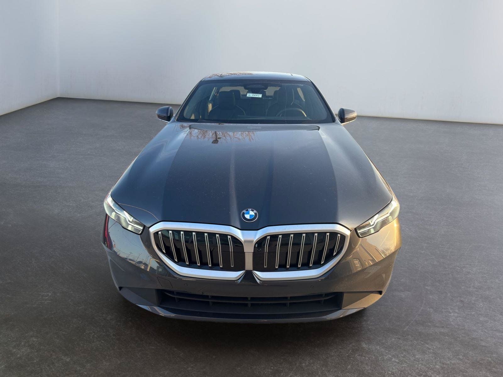 Used 2026 BMW 530i xDrive AWD/4WD image 10