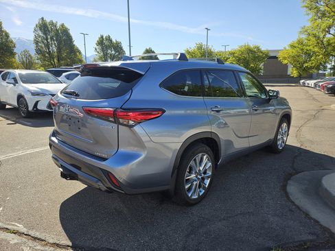 Used 2021 Toyota Highlander Limited AWD/4WD image 5