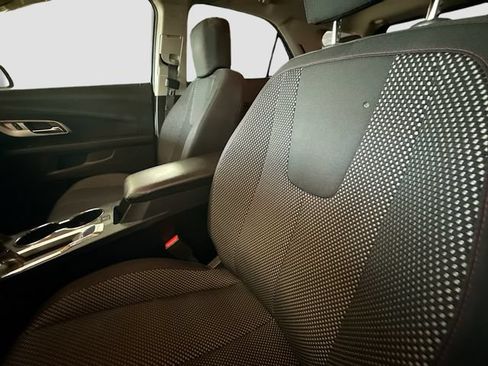 Used 2017 Chevrolet Equinox LS FWD image 19