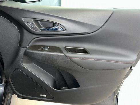 Used 2022 Chevrolet Equinox RS w/ RS Leather Package image 35
