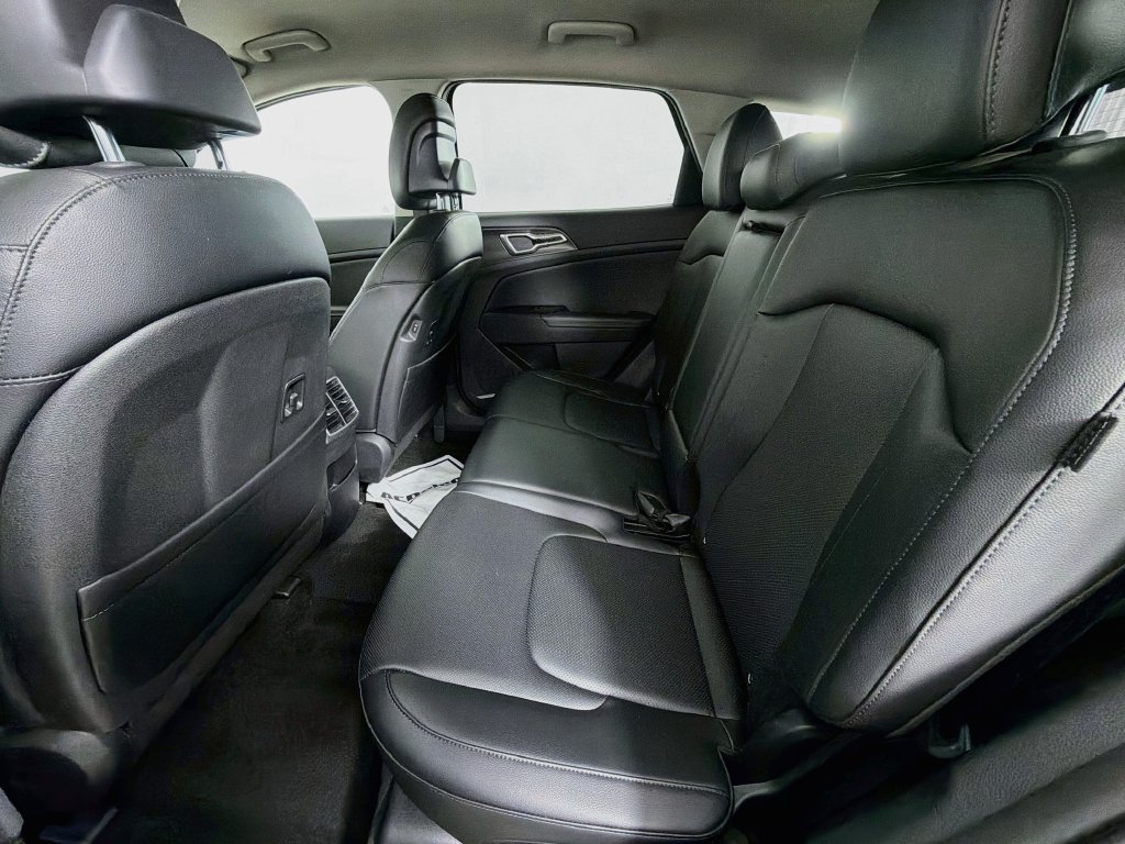 Used 2024 Kia Sportage EX AWD/4WD image 24