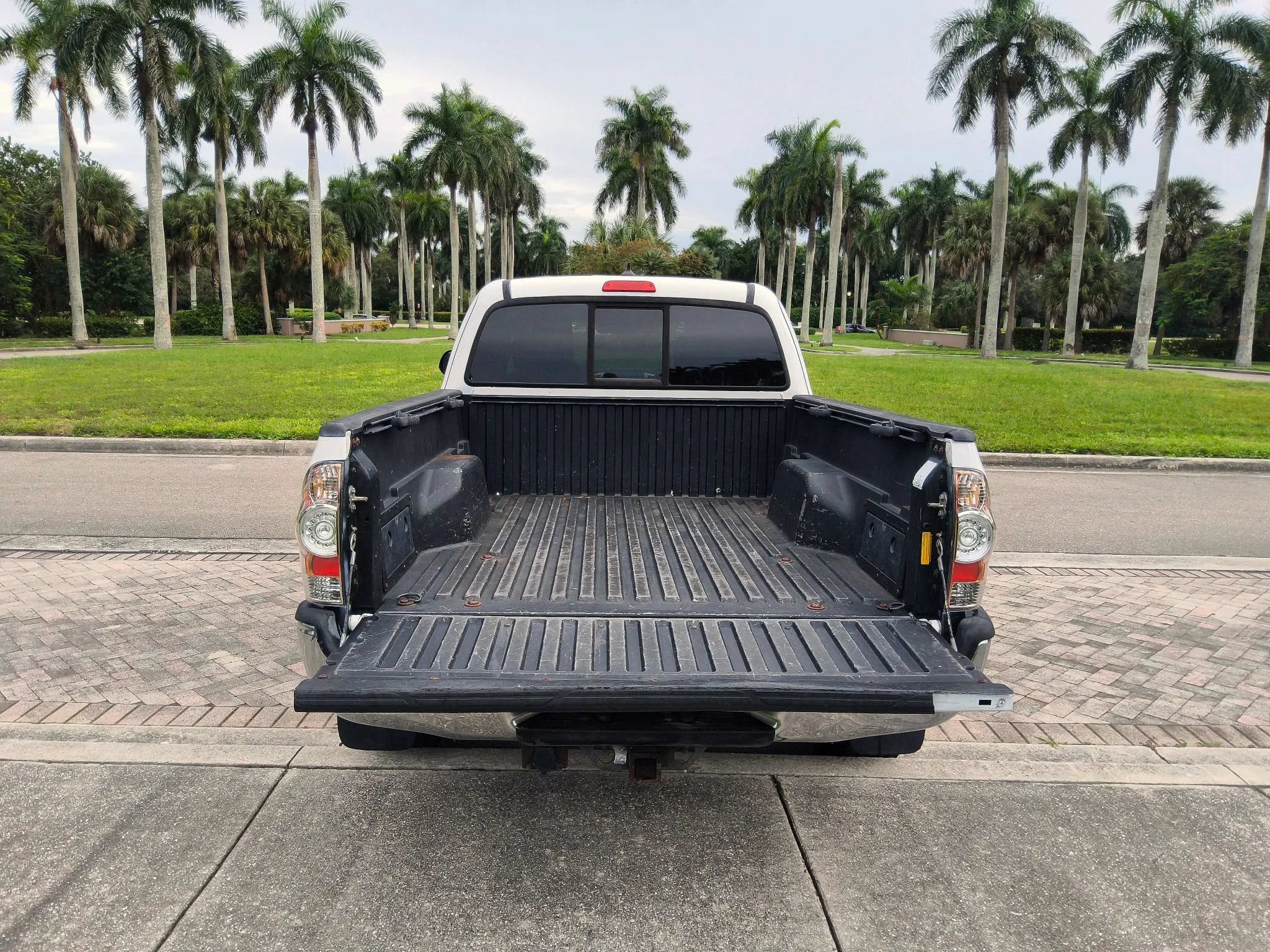 Used 2014 Toyota Tacoma PreRunner w/ SR5 Package RWD image 13
