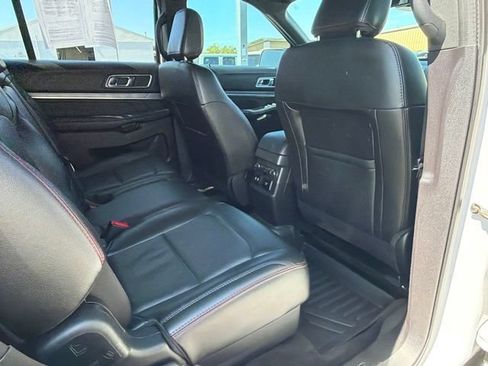Used 2018 Ford Explorer Sport w/ Equipment Group 401A AWD/4WD image 12