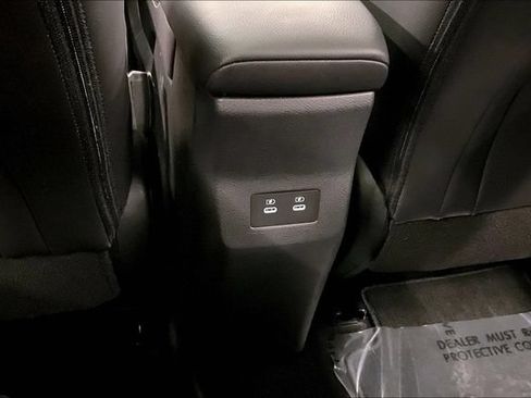 Used 2025 Nissan Kicks SR w/ SR Premium Package FWD image 32