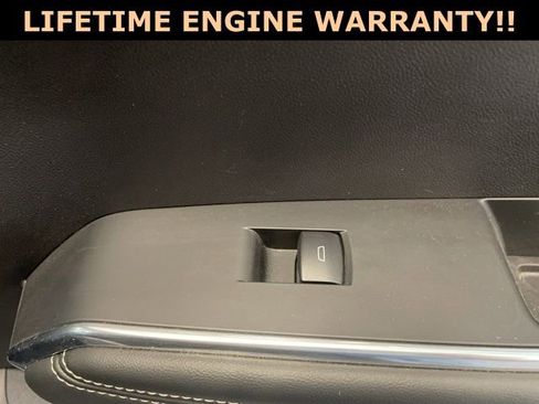 Used 2025 GMC Acadia Elevation image 41