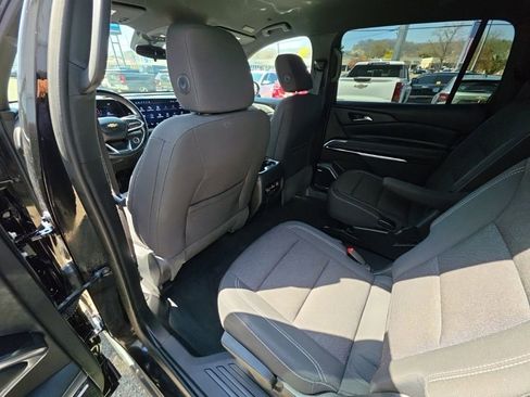 Used 2024 Chevrolet Traverse LT w/ Enhanced Driving Package image 27