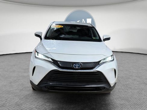 Used 2023 Toyota Venza LE image 9