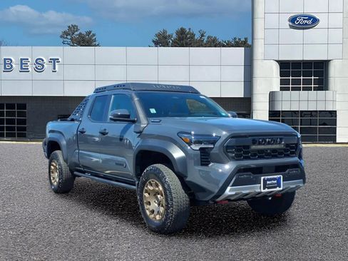 Used 2025 Toyota Tacoma 4x4 Double Cab Hybrid w/ Tow Tech Package image 1