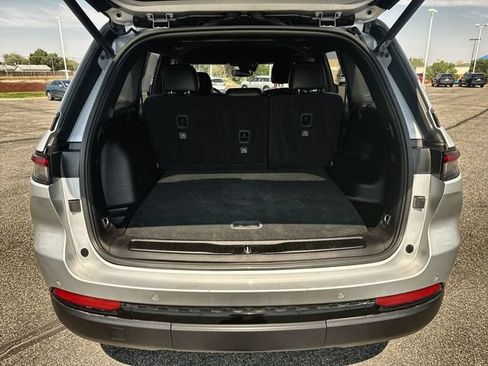 Used 2024 Jeep Grand Cherokee Altitude AWD/4WD image 22