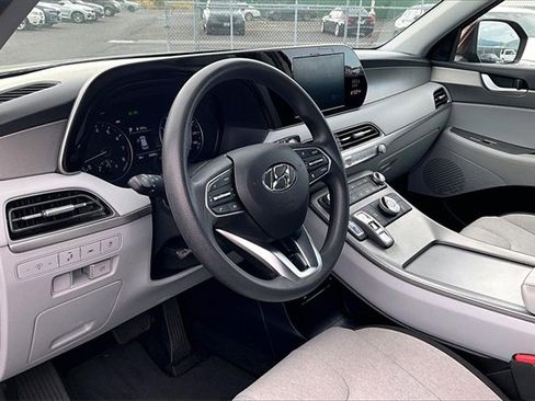 Used 2022 Hyundai Palisade SE image 13