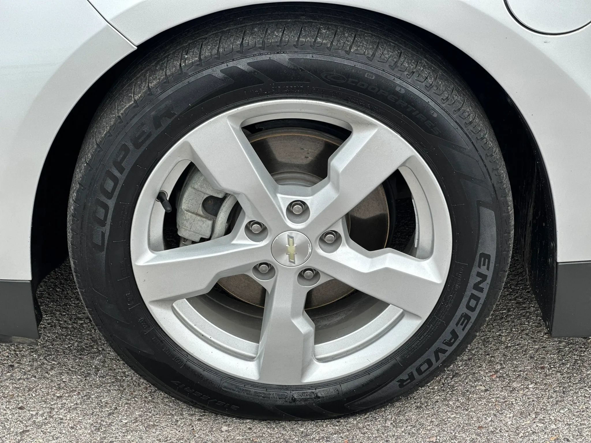 Used 2013 Chevrolet Volt FWD image 25
