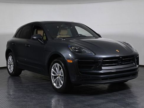Used 2026 Porsche Macan AWD/4WD image 9