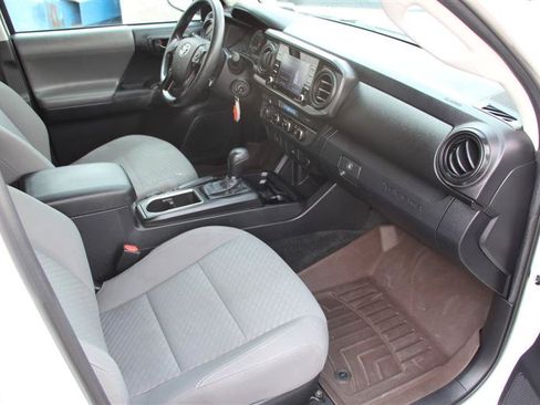 Used 2021 Toyota Tacoma SR AWD/4WD image 15